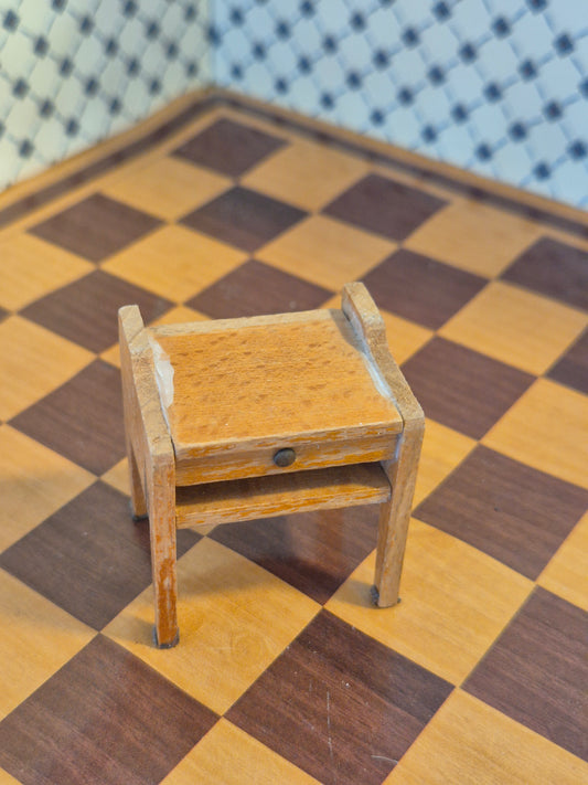 Lundby natbord, mangler