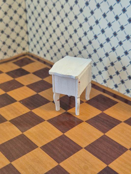 Lundby natbord, malet