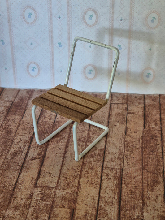 Lundby havestol, mangler