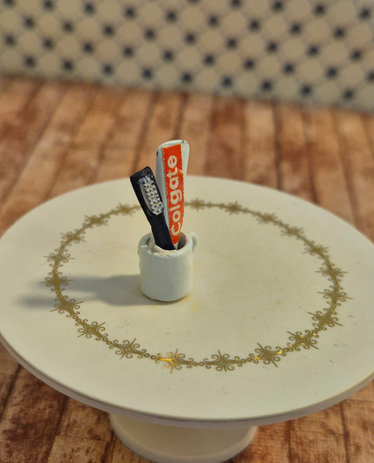 1:12 tandbørste og tandpasta