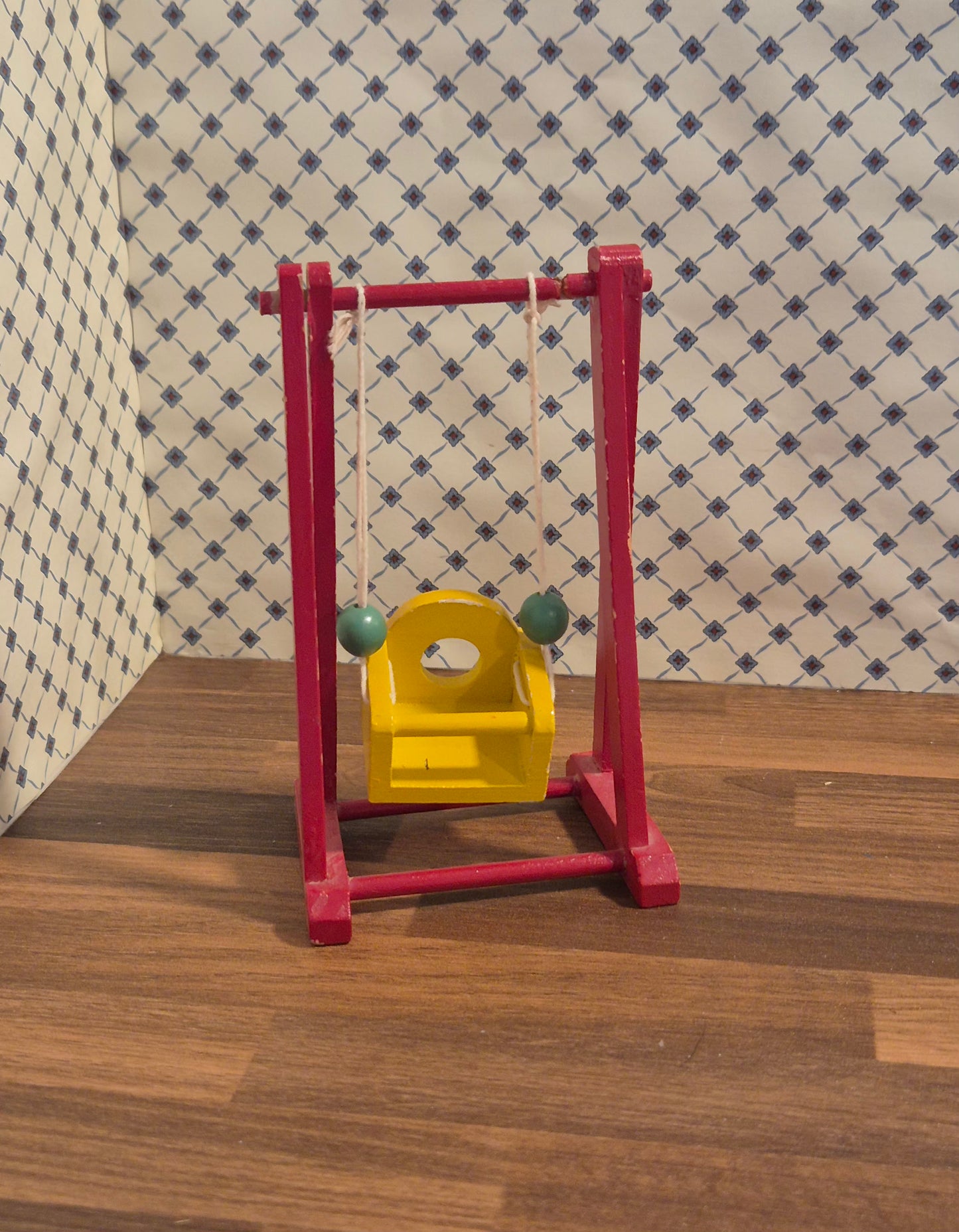 Lundby gynge med skade