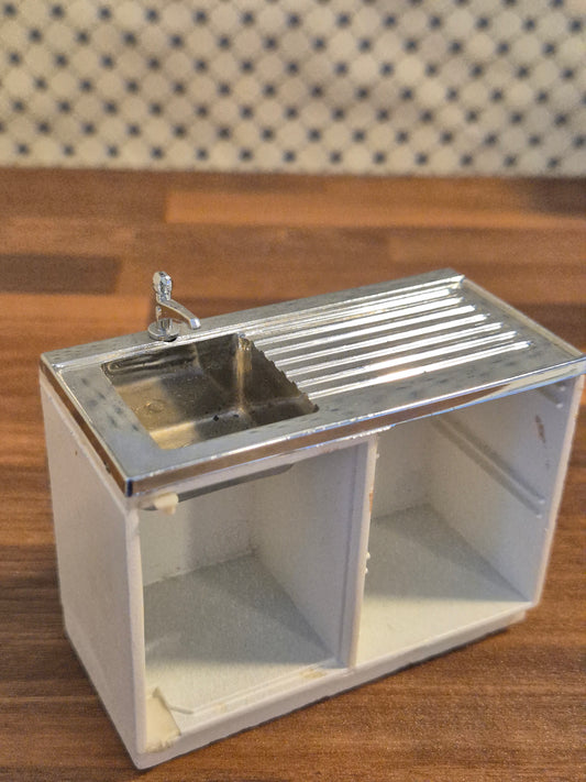 Lundby vaskeskab med mangler