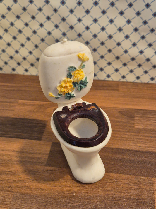 1:12 toilet