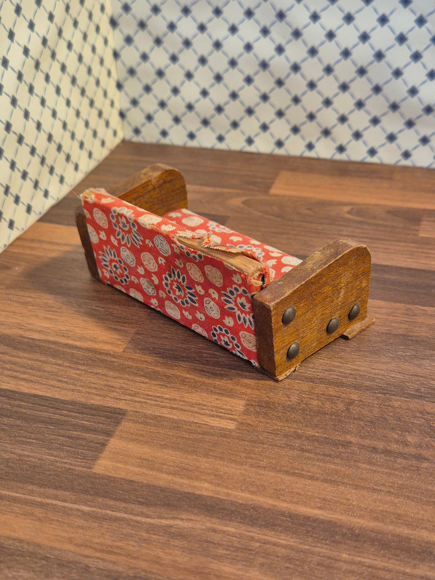 Vintage sofa, slidt