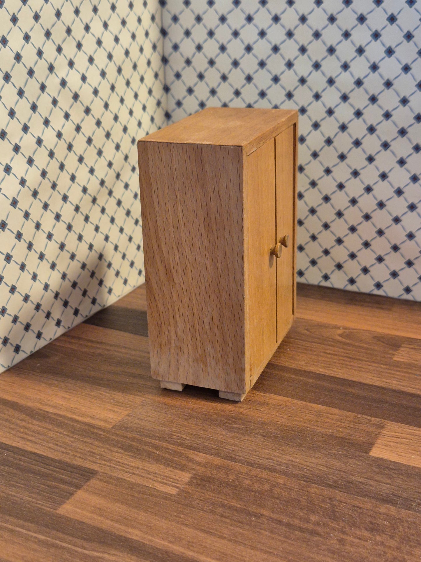 Vintage klædeskab
