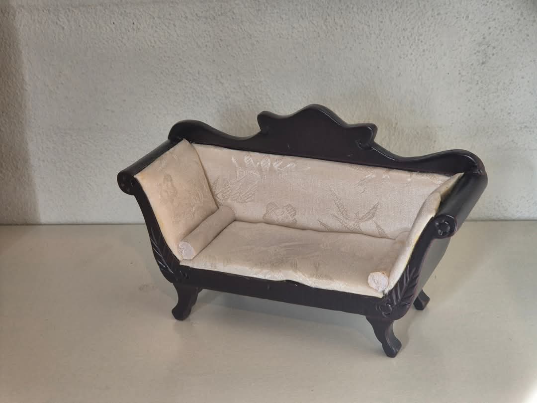 1:12 sofa