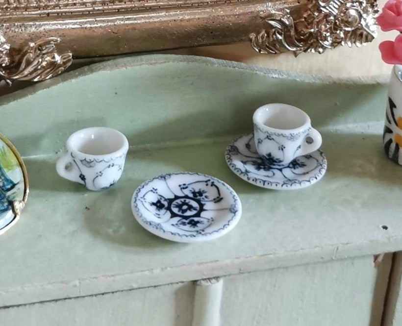 Musselmalet kaffekop og underkop