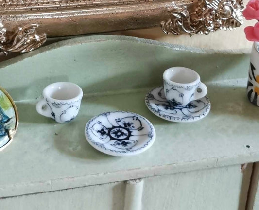 Musselmalet kaffekop og underkop