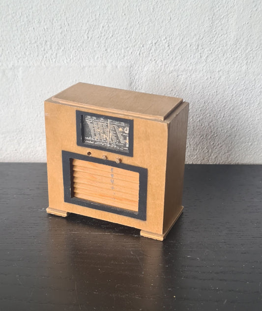 Tekno miniature Radio