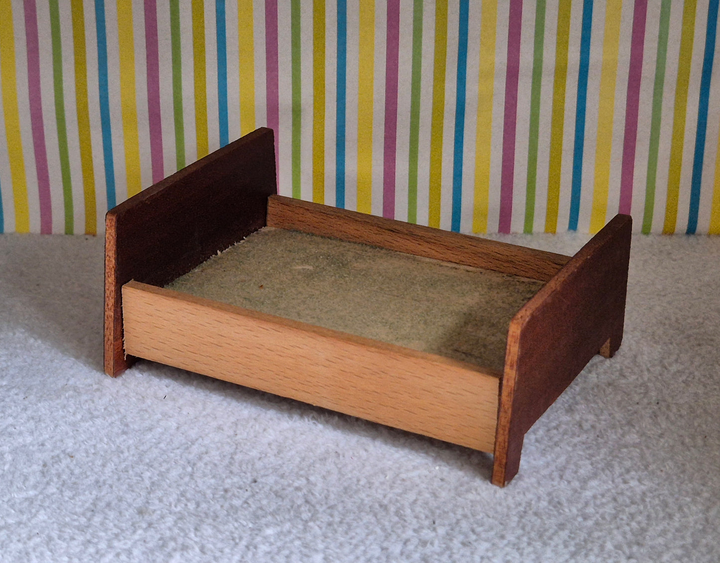 Retro 1:16 Bett