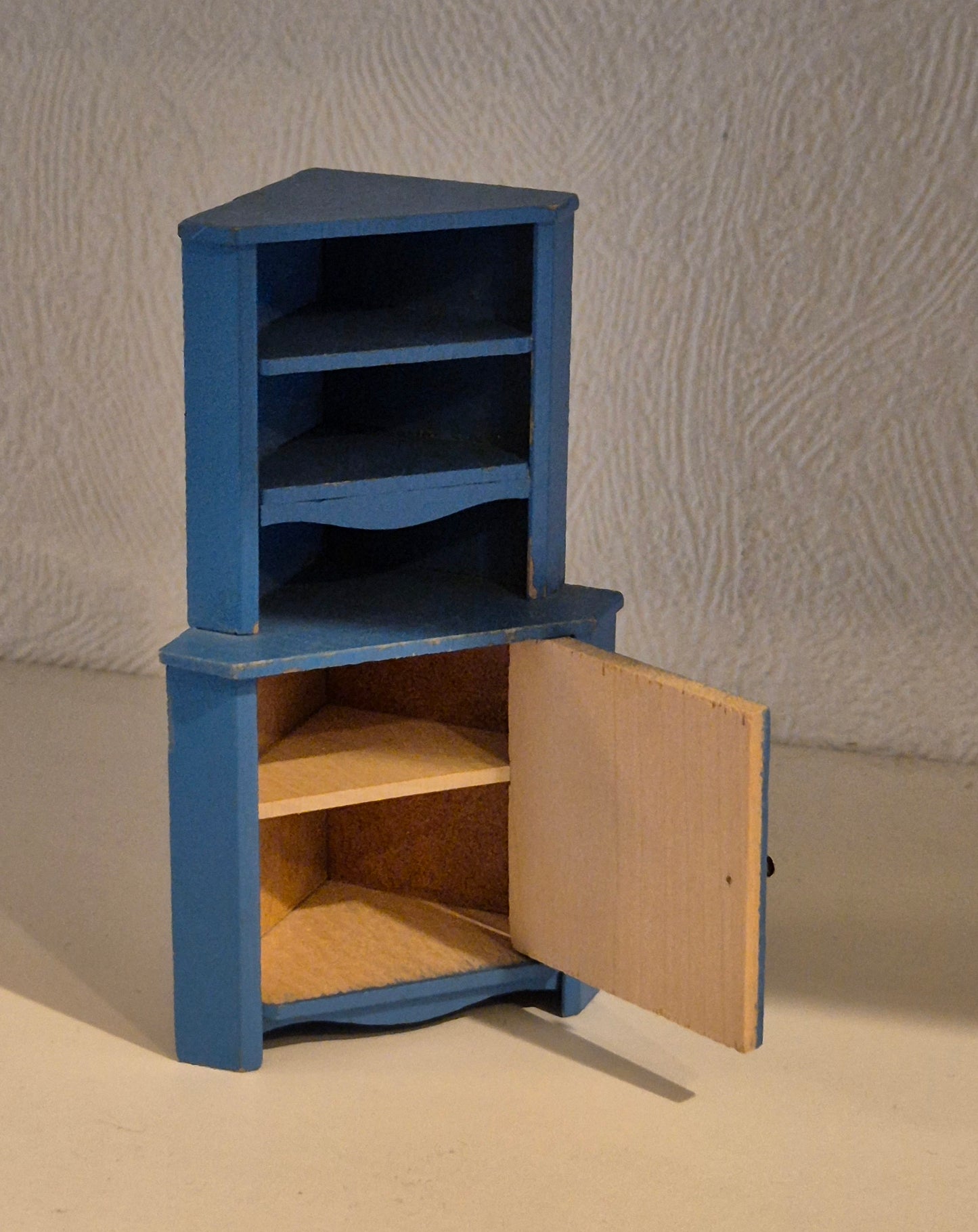 Lundby hjørneskab