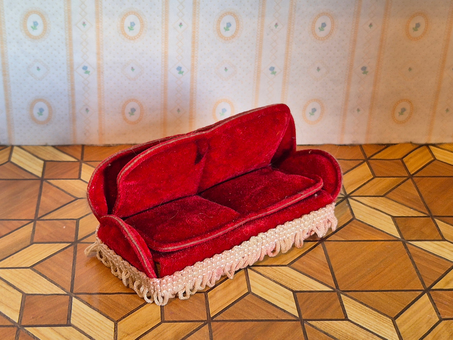 Caroline Home sofa