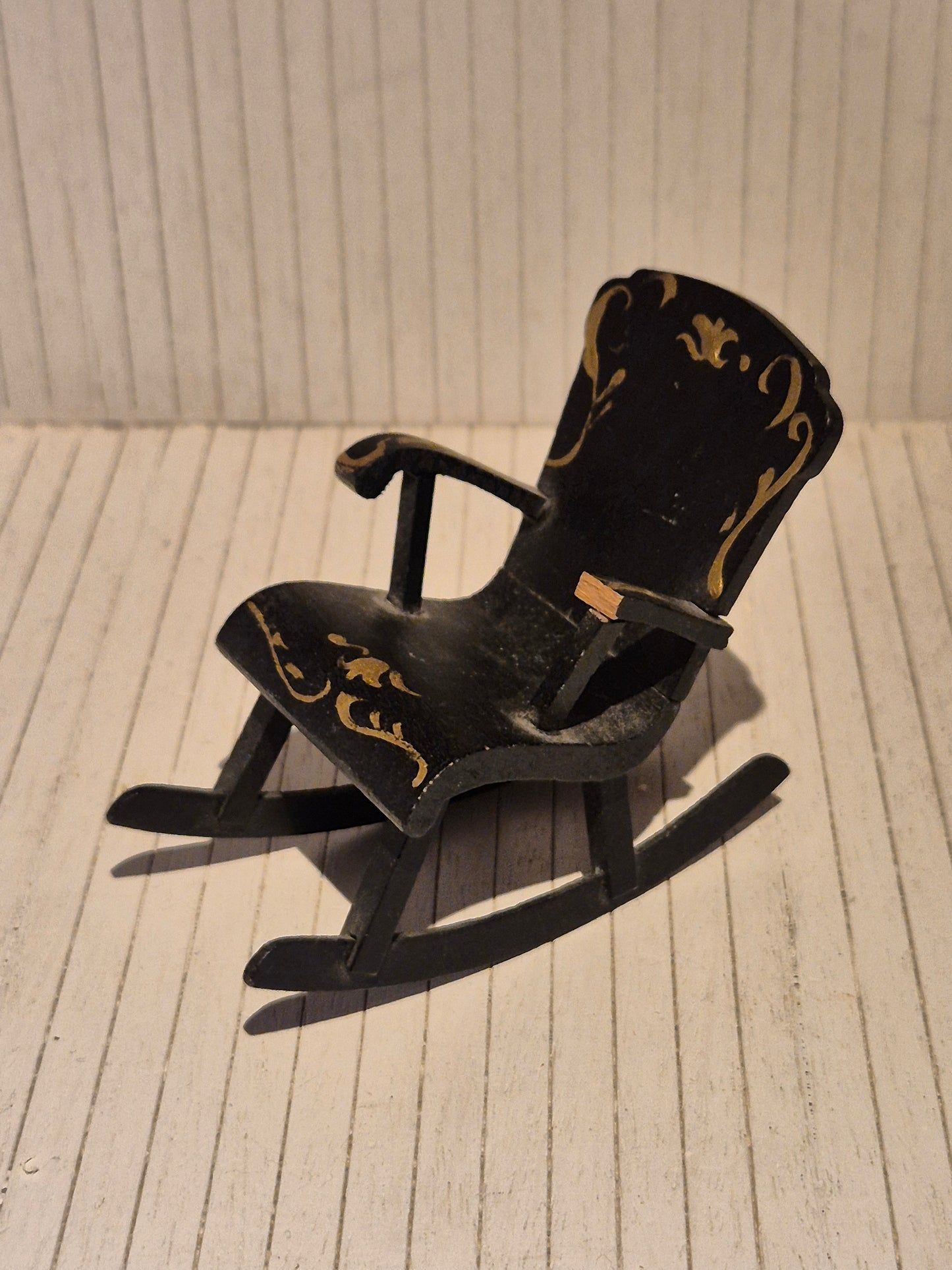 Lundby gyngestol, mangler