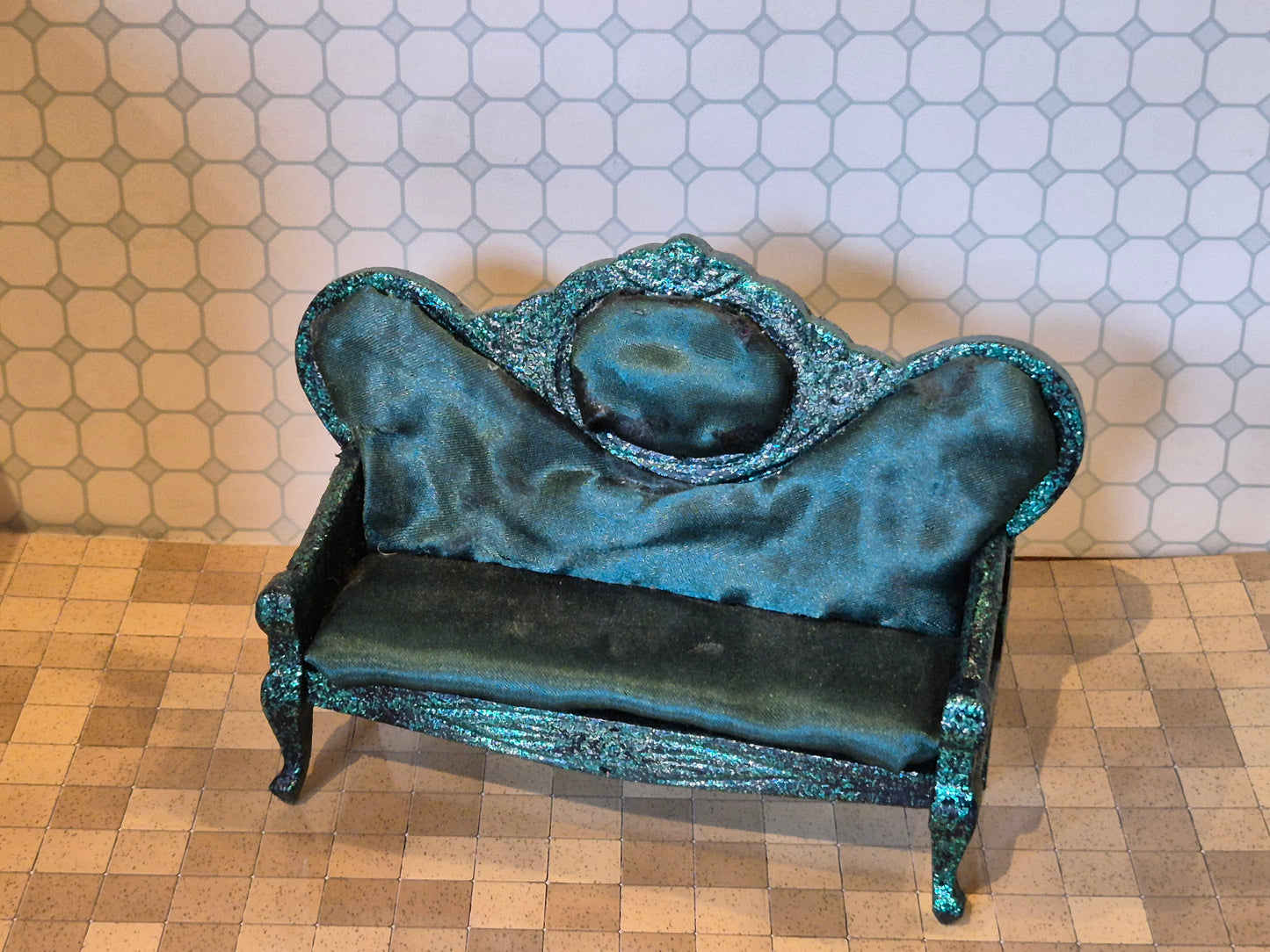 1:12 sofa