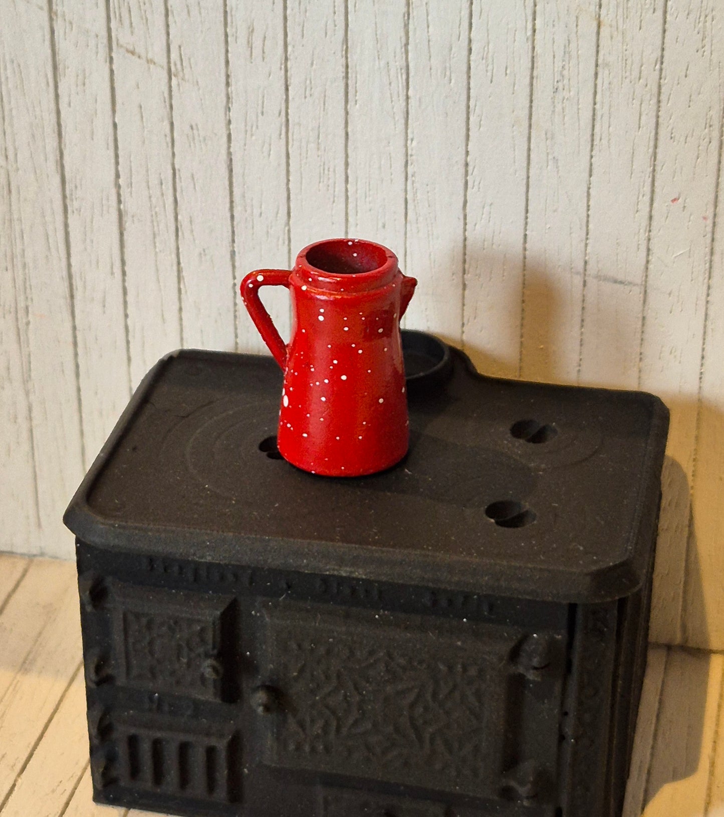 Rote Kaffeekanne