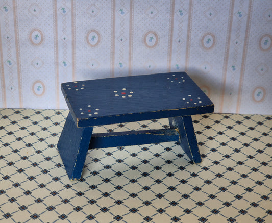 1:16 Dora Kuhn bord