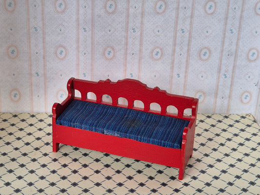 Lundby bænk, plet