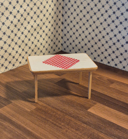 Lundby bord med skadet bordben