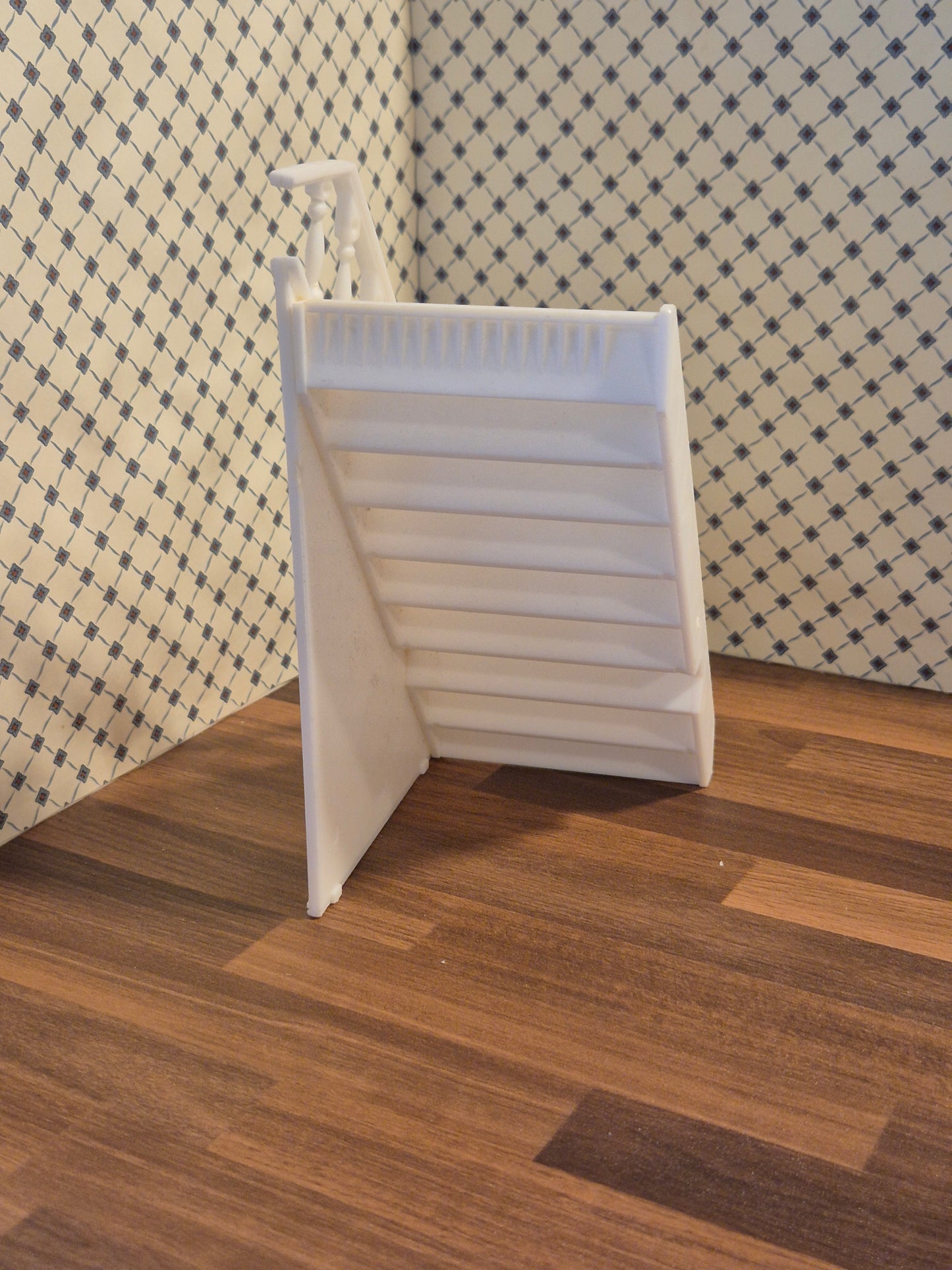 Lundby trappe, bøjet gelænder