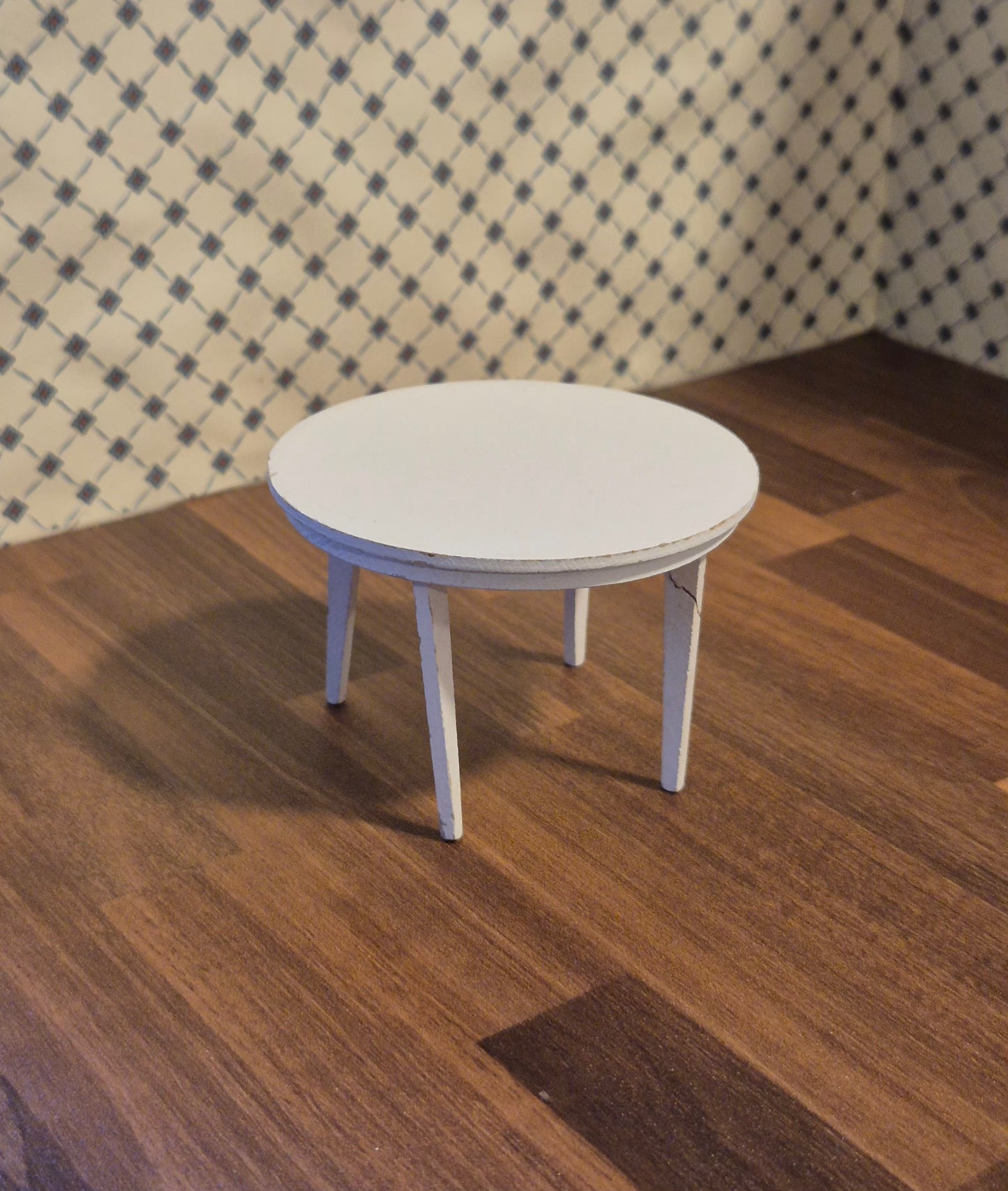 Lundby bord med skævt bordben