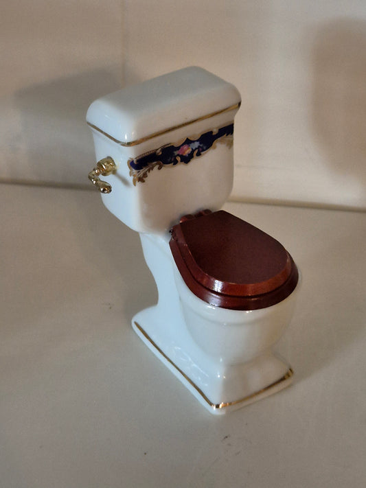1:12 Toilet
