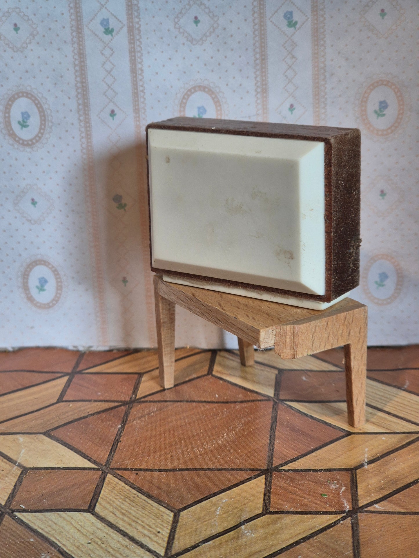 Lundby TV, mangler