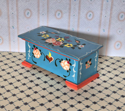 1:12 Dora Kuhn kiste