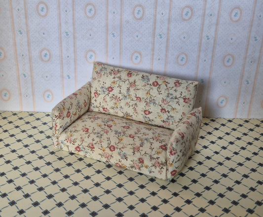 1:16 sofa