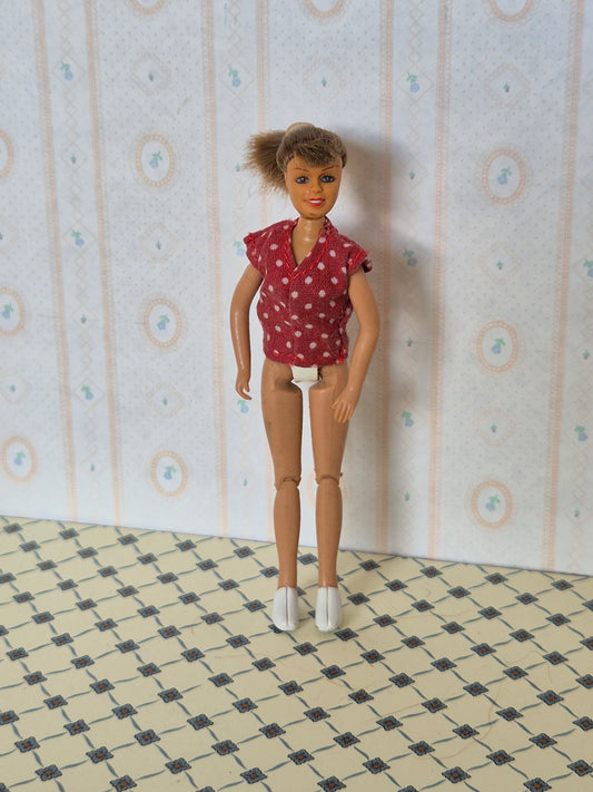 Lundby dame, mangler bukser