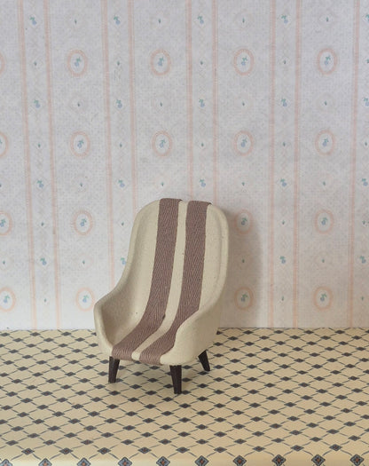 Lundby lænestol, ændret