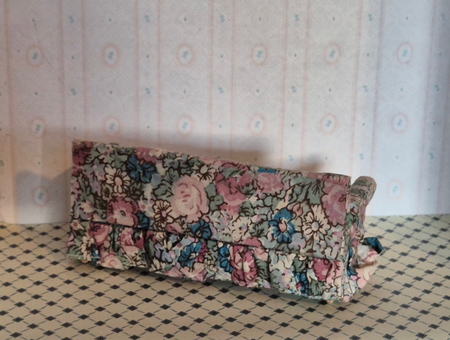 1:12 sofa