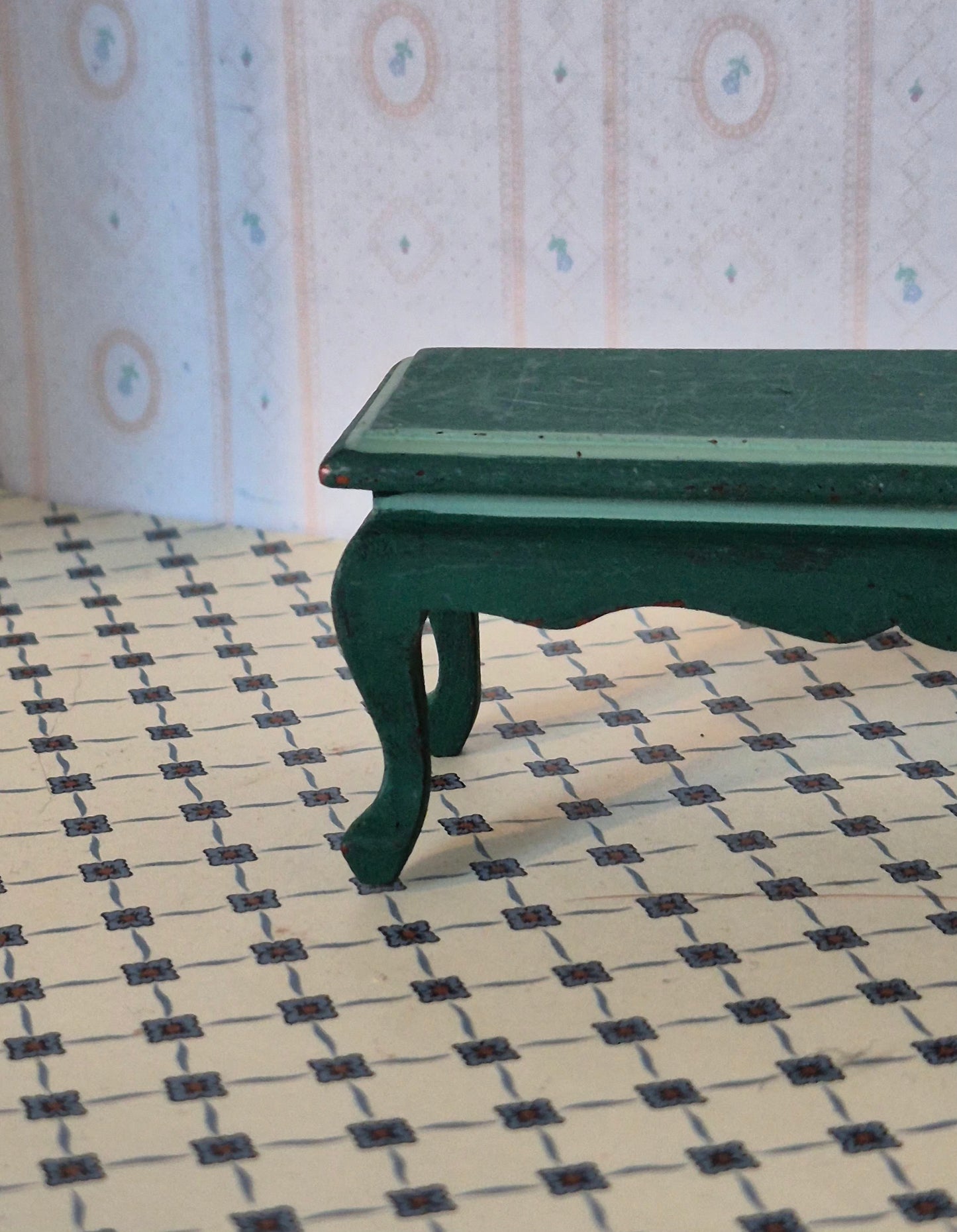 1:12 sofabord, renoveret