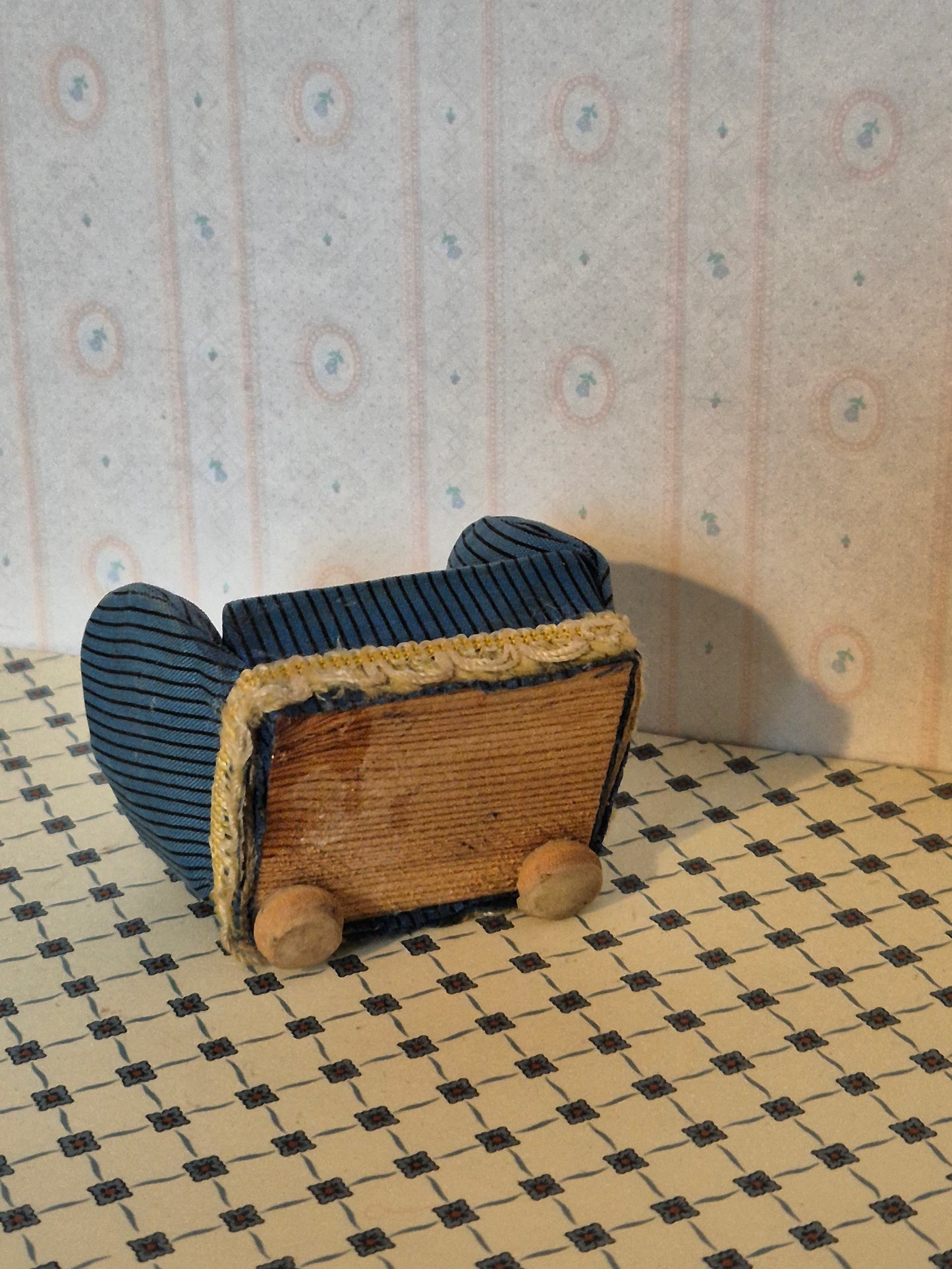 Lerro lænestol, mangler fod