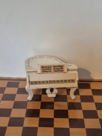 Lundby Piano