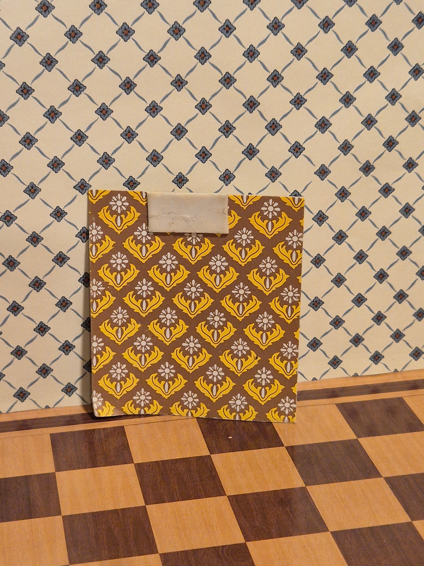 Caroline Home bagvæg