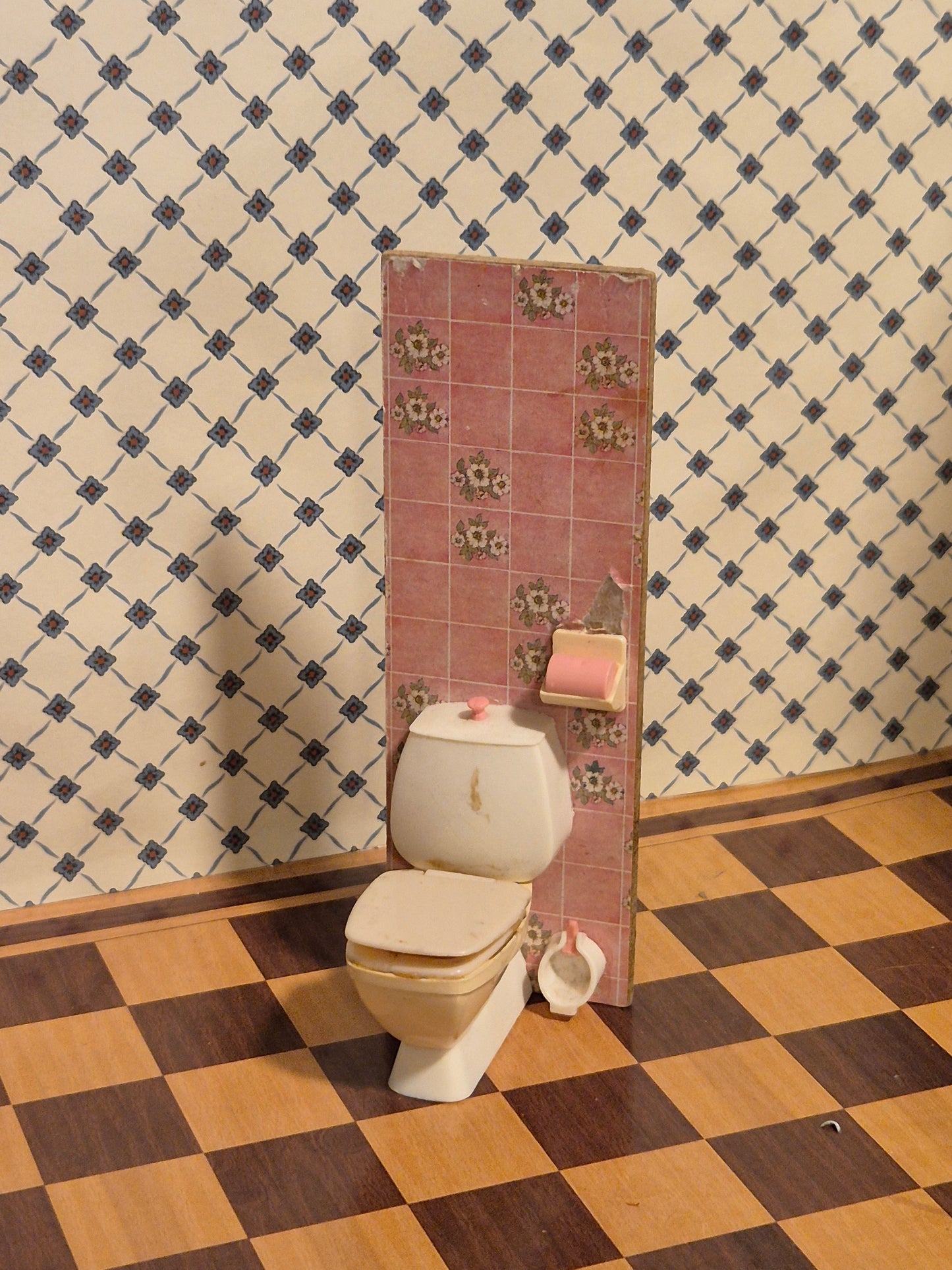 Lundby toilet, brugsspor