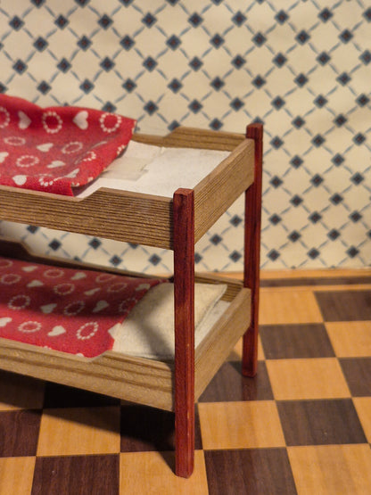 Lundby køjeseng, vipper