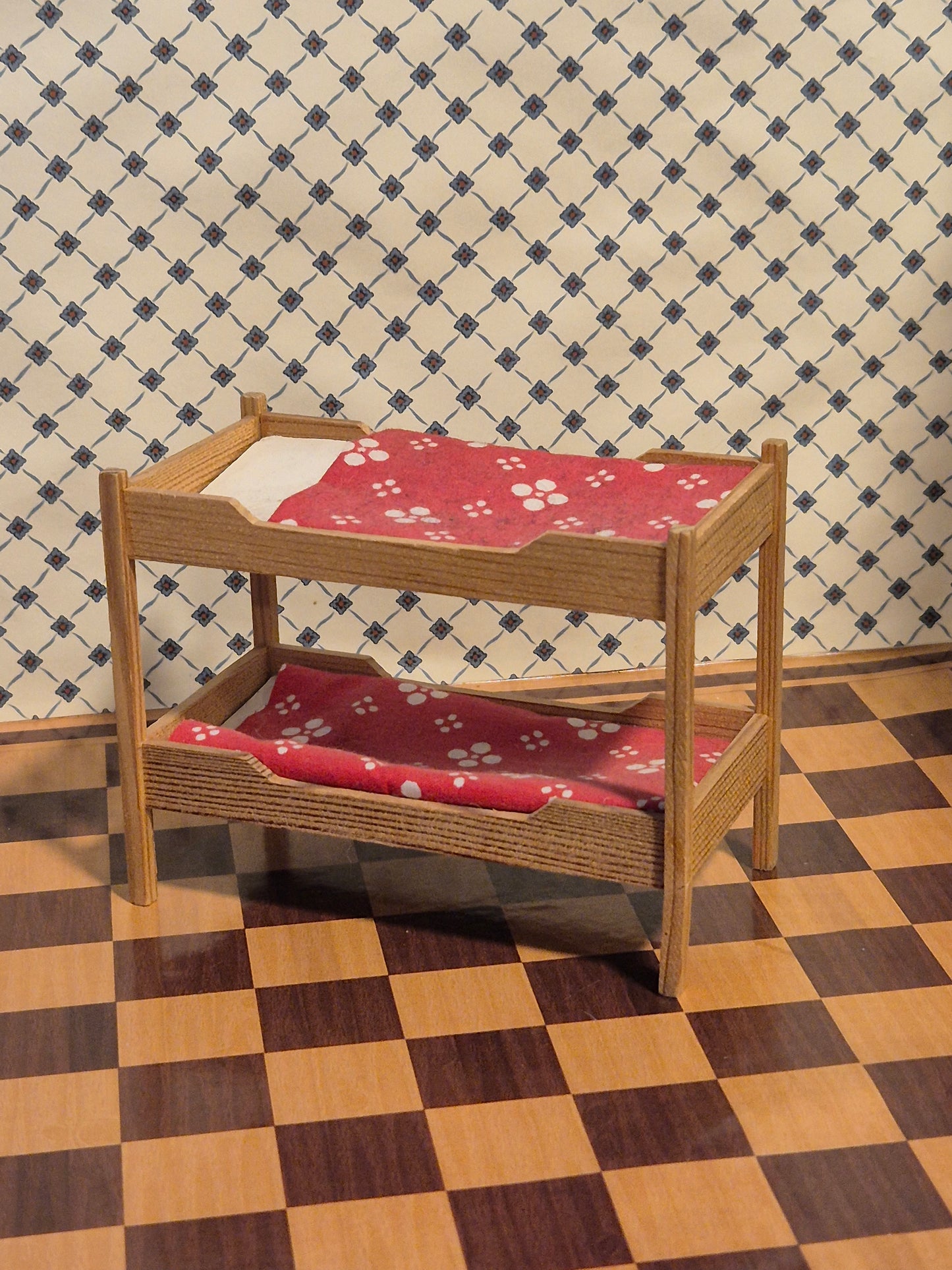 Lundby køjeseng, vipper