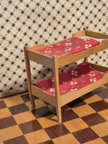 Lundby køjeseng, vipper