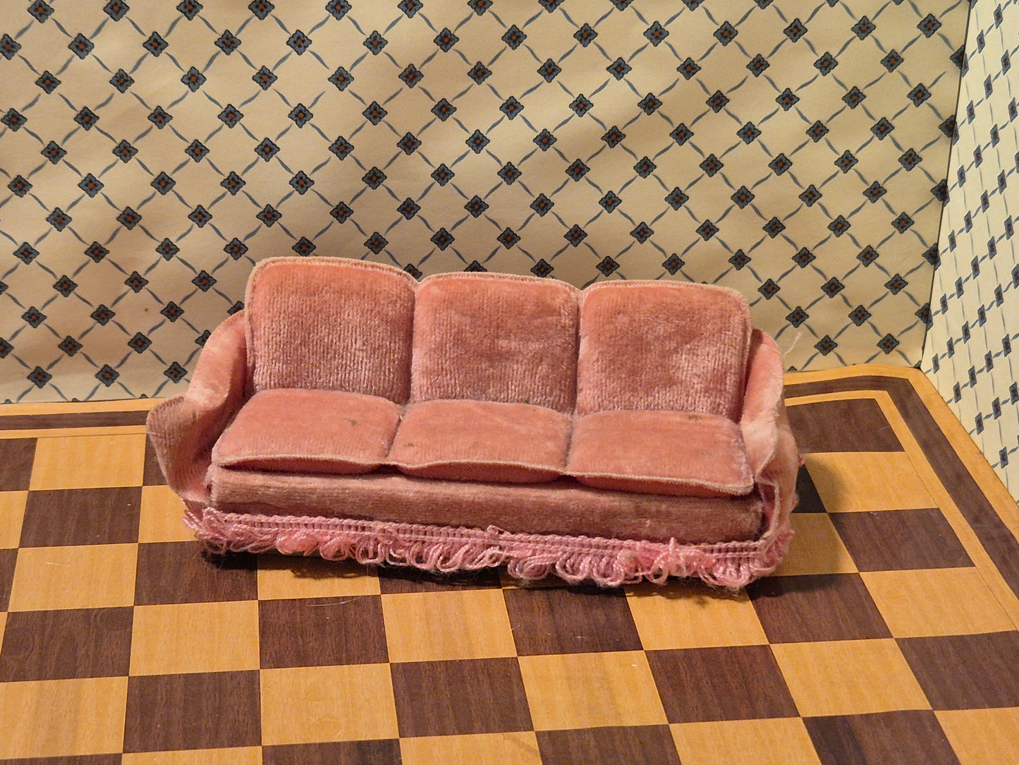 Lundby sofa, hul