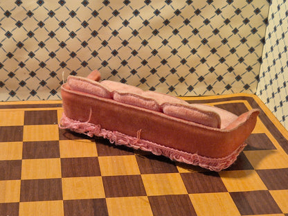 Lundby sofa, hul