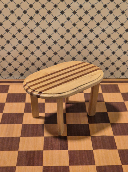 Lundby bord, skævt ben