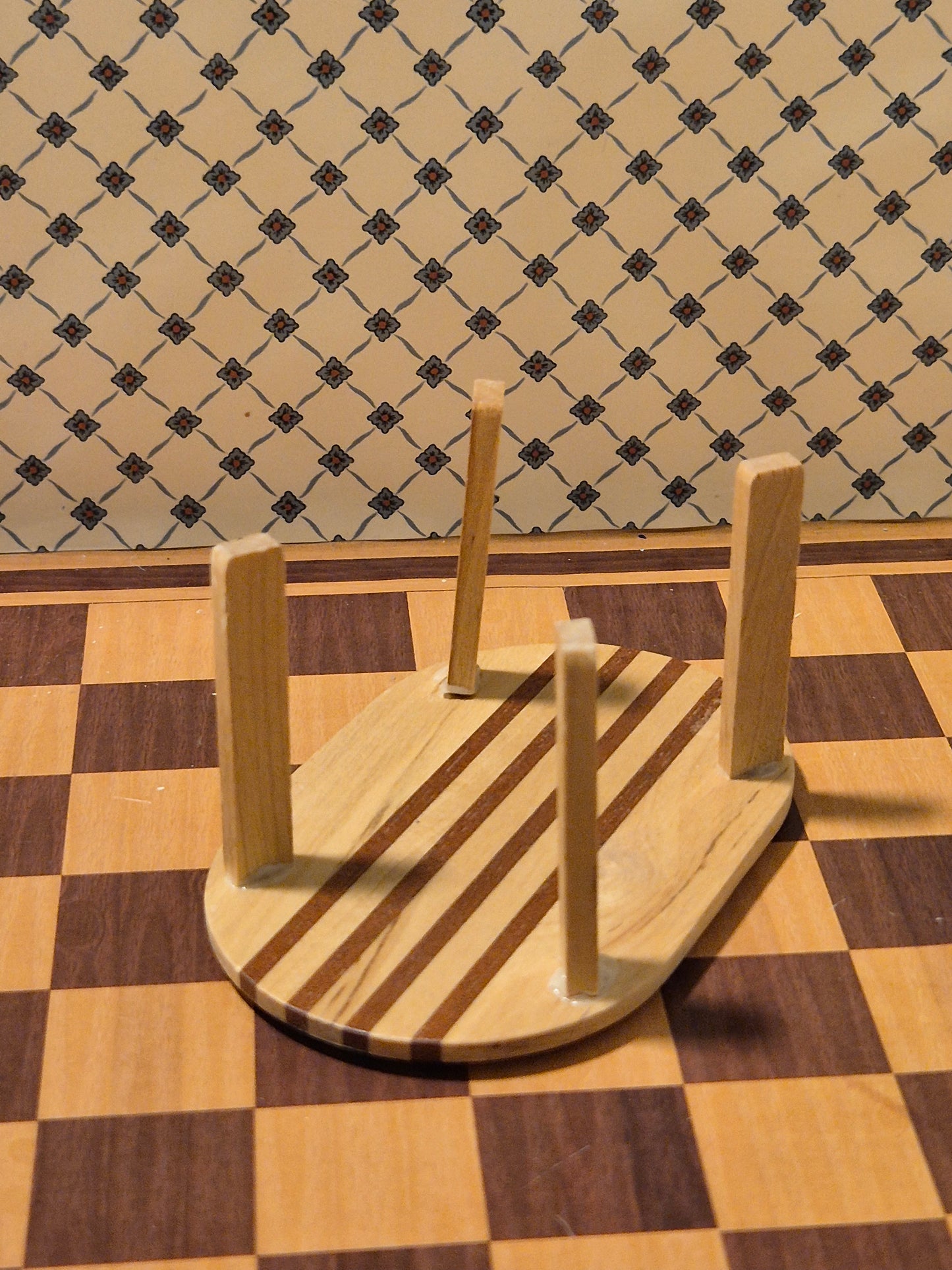 Lundby bord, skævt ben