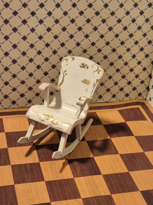 Lundby gyngestol, knækket