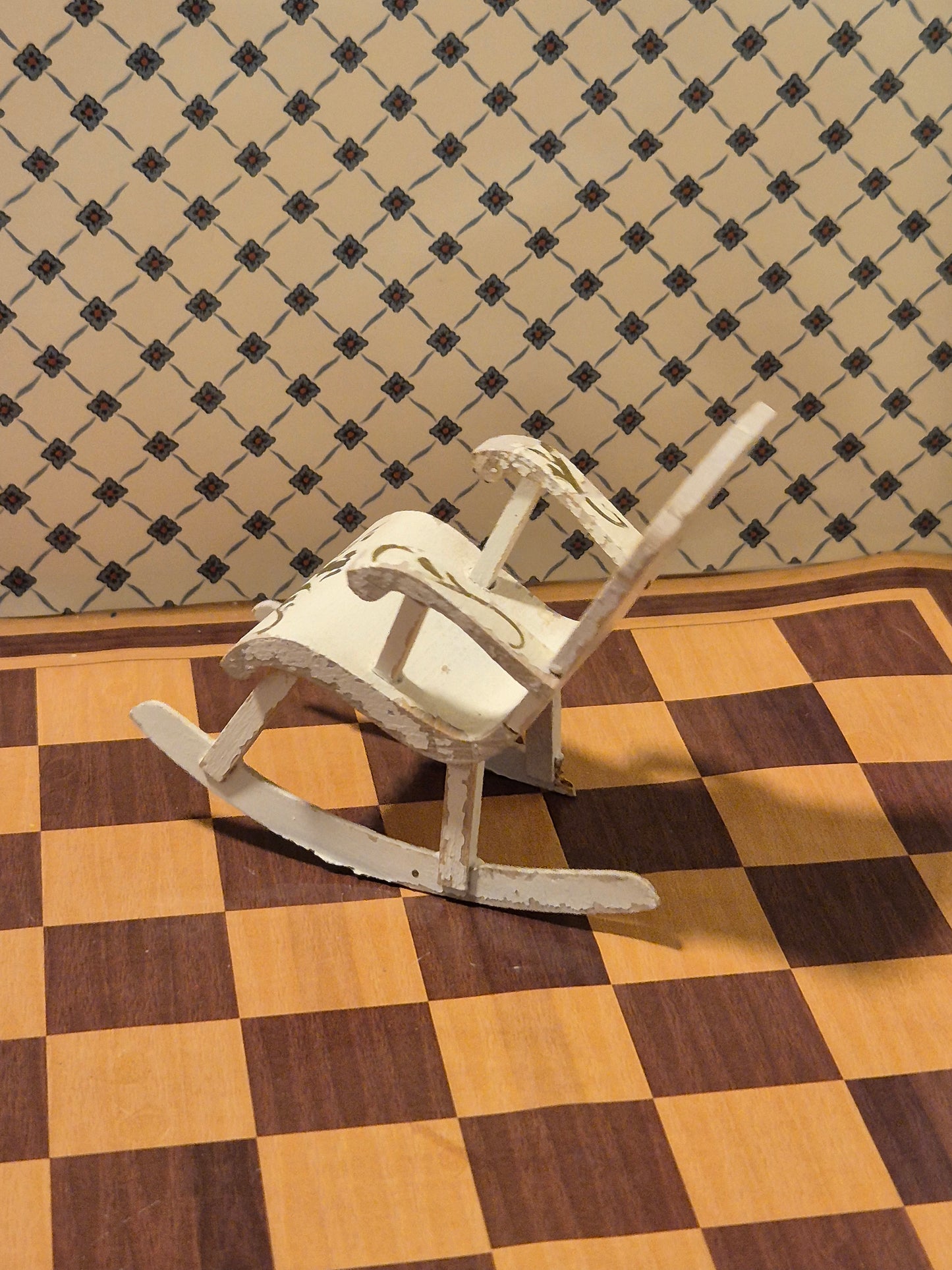 Lundby gyngestol, knækket