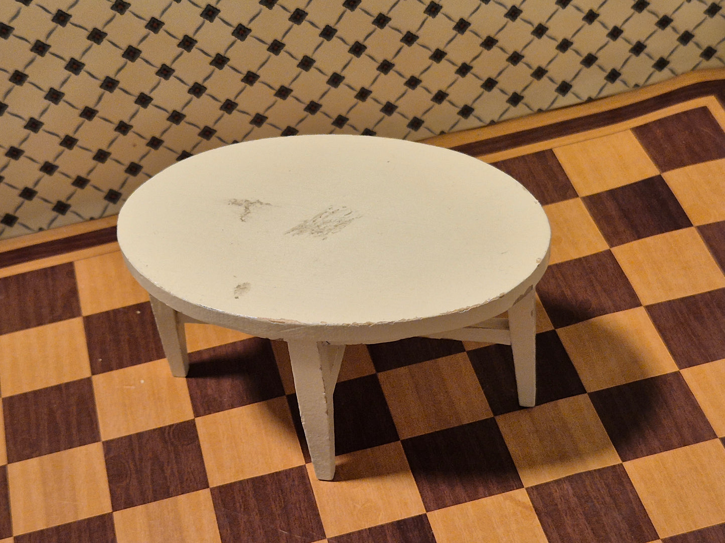 Lundby bord, patina