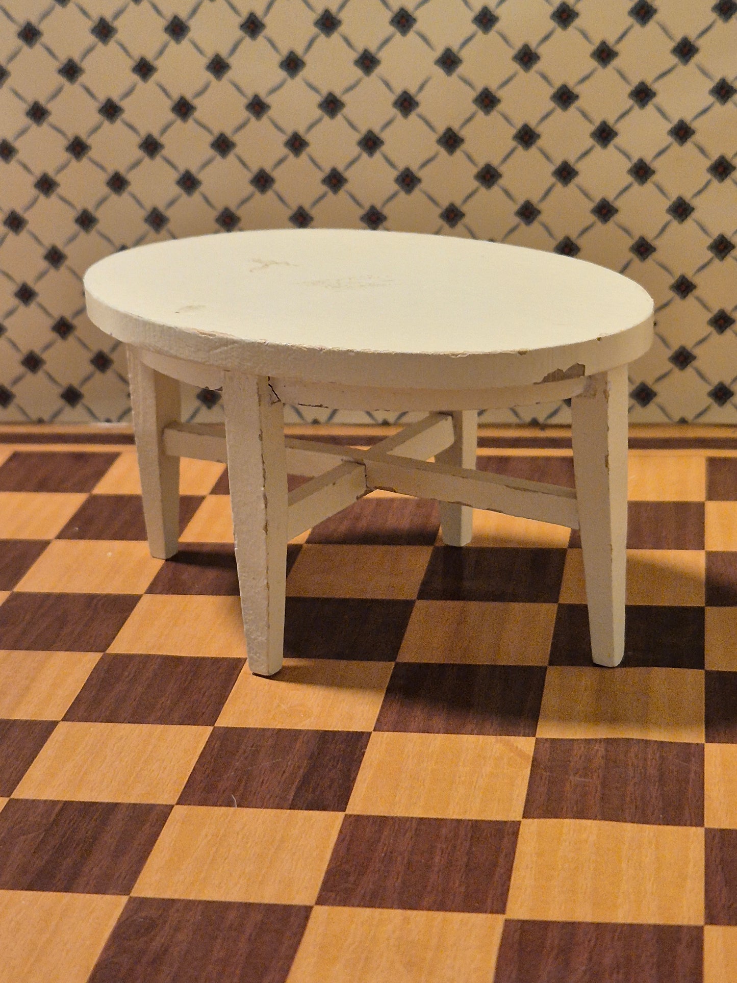 Lundby bord, patina