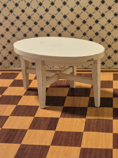 Lundby bord, patina