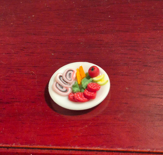 1:12 tallerken med pølsepålæg