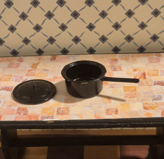 1:12 kasserolle med låg